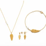 Ensemble Motif Plume - parure acier inoxydable 316 plaqué or 18 carats 3